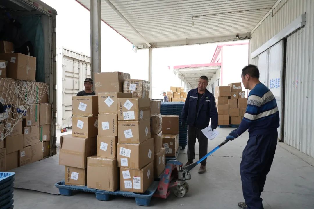 巴克圖口岸一季度貨運(yùn)量突破15萬(wàn)噸，同比增長(zhǎng)14.6%彰顯外貿(mào)活力