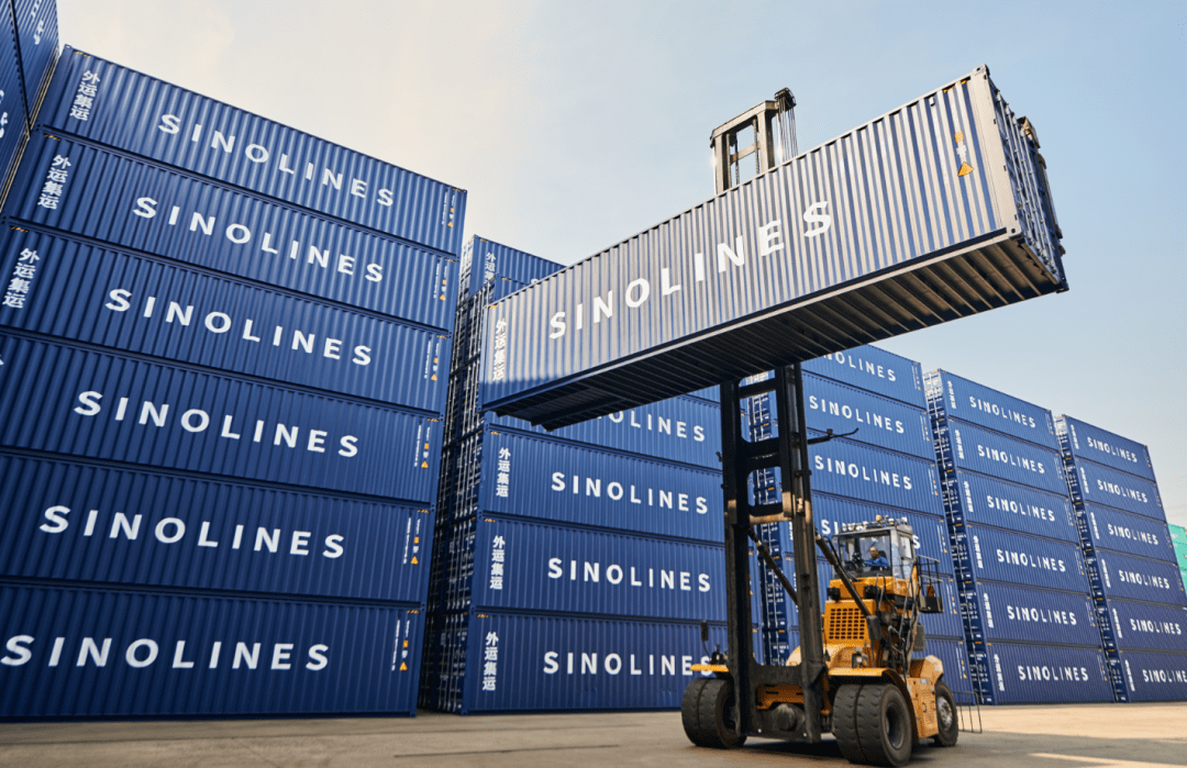 工業集裝箱貨物運輸的進出口系統管理與堆場優化